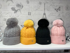 Pom Hat Cable