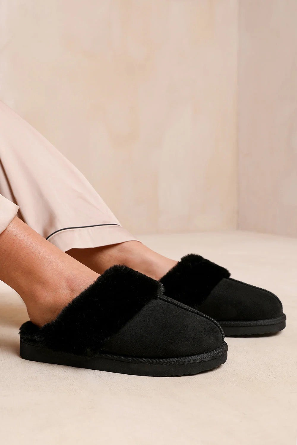 Super soft and cosy black closed toe slippers