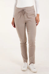 Super Stretch Magic Trousers in Mocha