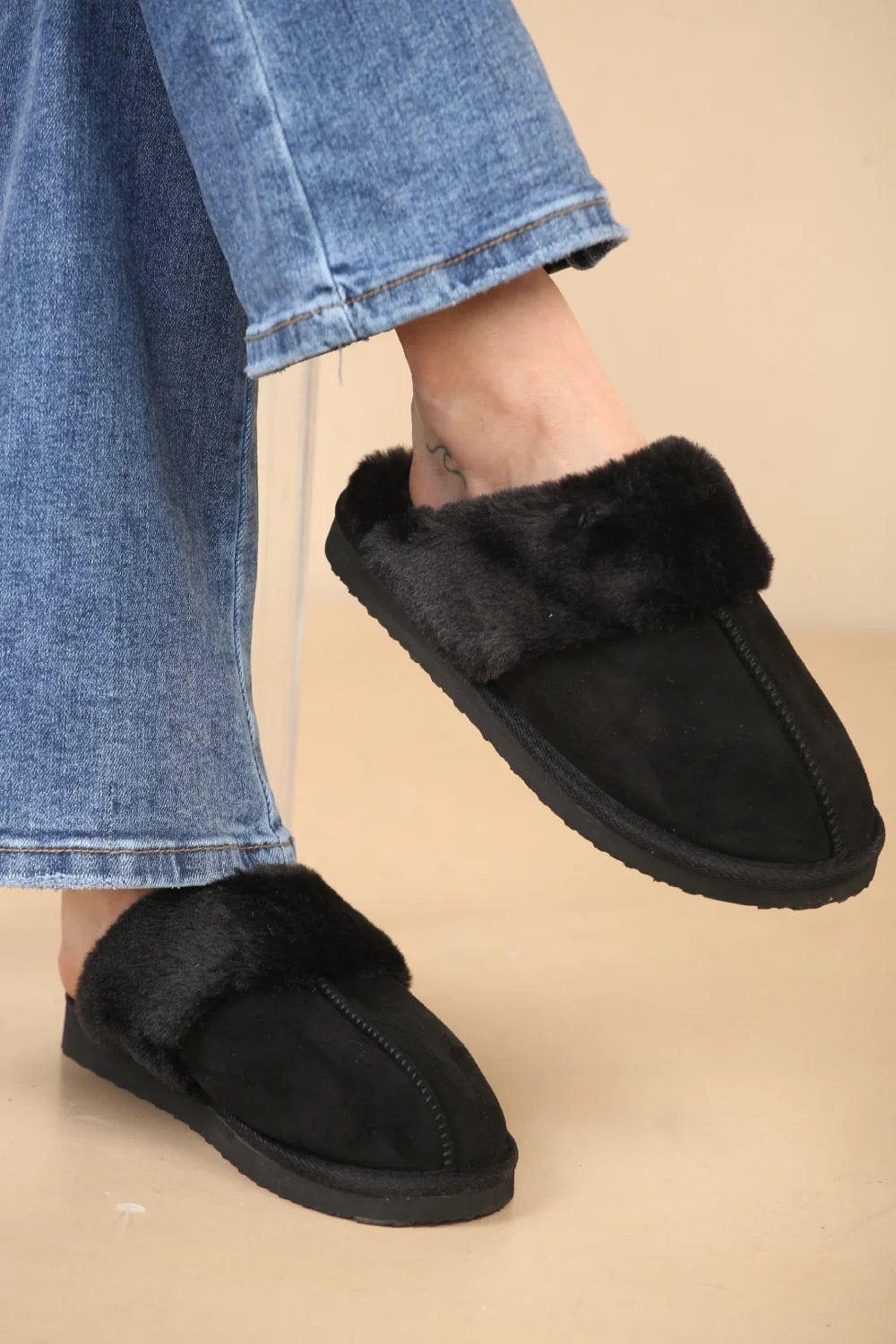 Super soft and cosy black closed toe slippers
